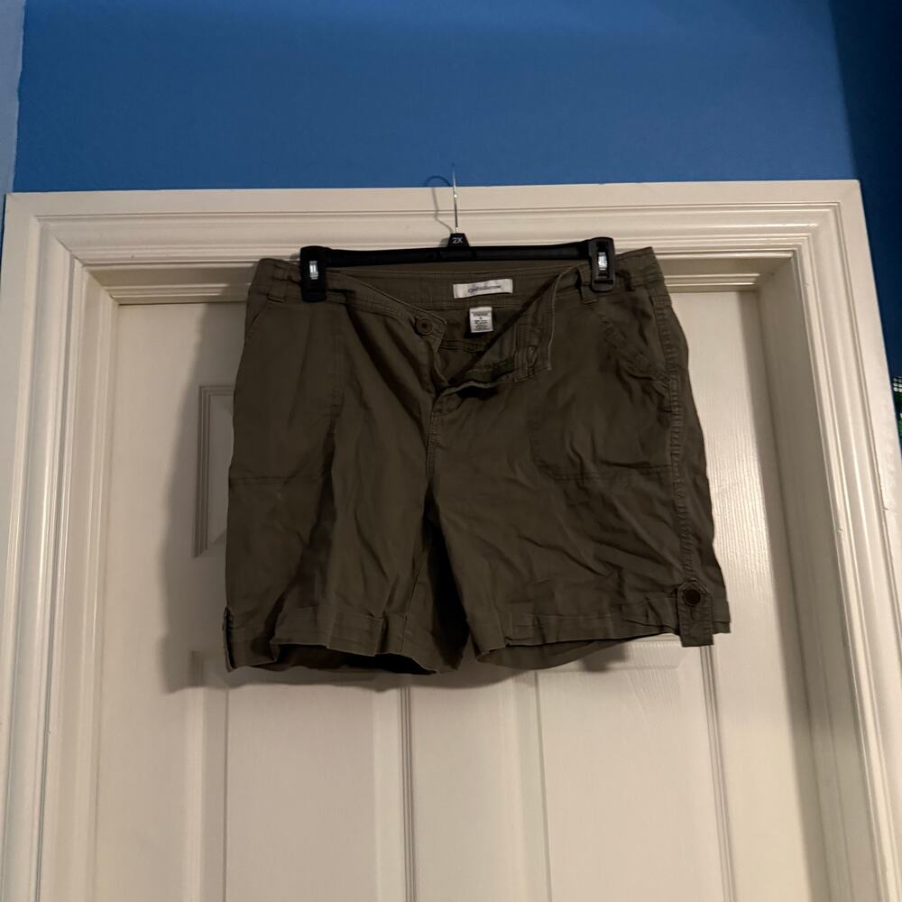 Croft & Barrow green shorts in size 16 stretch